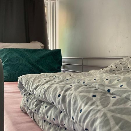 Female-Dortoir Femme -Dorm Shared Room Paris 博比尼 外观 照片